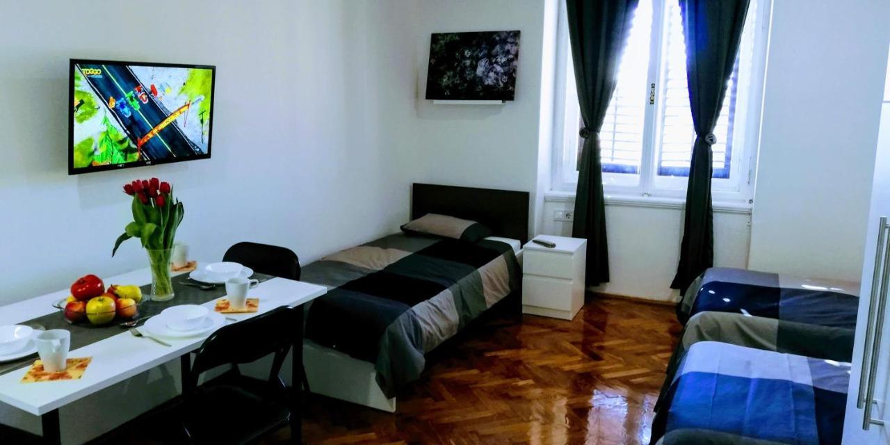 Pula Center Green Park Apartments And Rooms Exterior foto